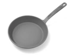 Gusseisenpfanne Solitto, 24cm -Japanisches Geschirr Store gusseisenpfanne solitto 24 cm 1